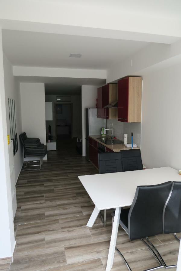 Family Apartment *